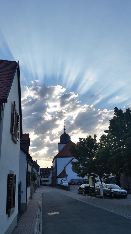 Gaestehaus Bacchus Wachenheim an der Weinstraße Exterior foto